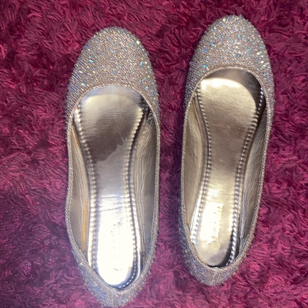 Le Miu size 10 rinestone golden/ silver flats